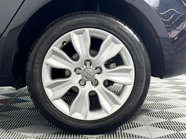 2013-Audi-A1-Sportback-14-TFSI-Ambition image:6