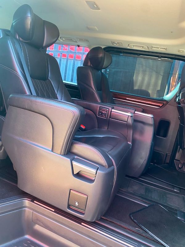 2020-Toyota-Quantum-28-VX-9-seat image:17