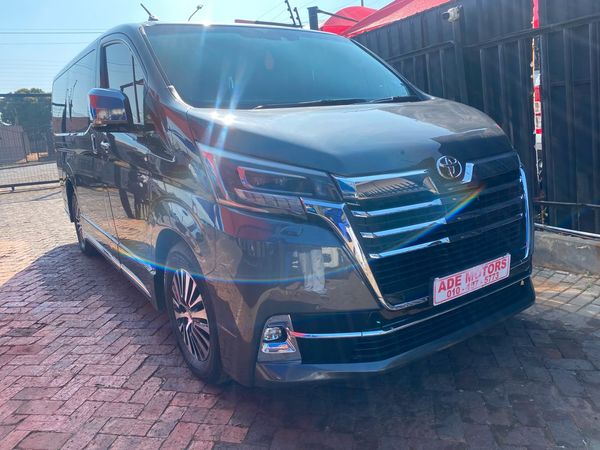 2020-Toyota-Quantum-28-VX-9-seat image:2