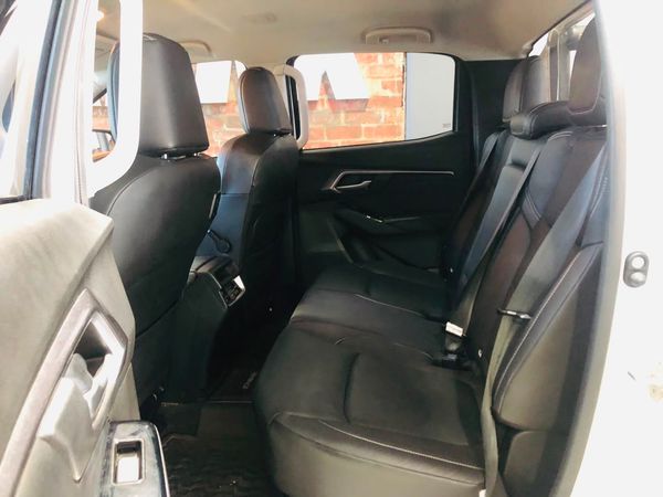 2022-Isuzu-D-Max-30-DDI-LSE-4x4-Auto-Double-Cab image:8