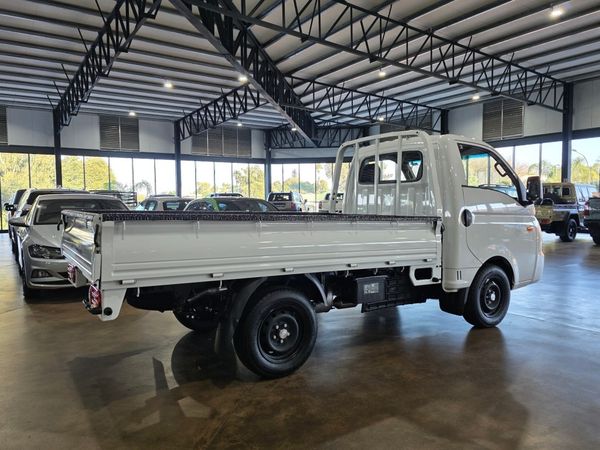 2026-Hyundai-H100-Bakkie-26D-Dropside image:4
