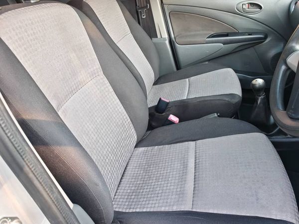 2015-Toyota-Etios-15-XS-5-dr image:9