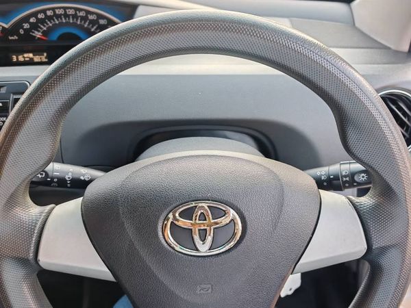 2015-Toyota-Etios-15-XS-5-dr image:12