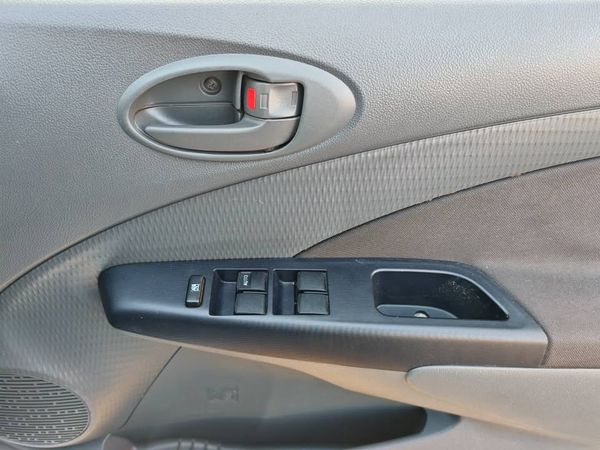 2015-Toyota-Etios-15-XS-5-dr image:14