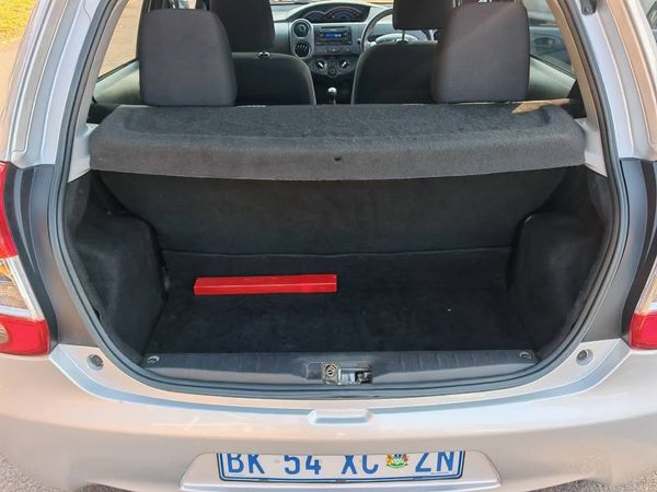 2015-Toyota-Etios-15-XS-5-dr image:17