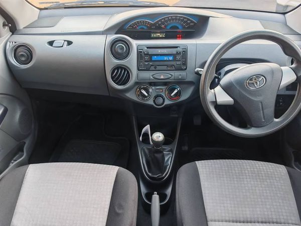 2015-Toyota-Etios-15-XS-5-dr image:6