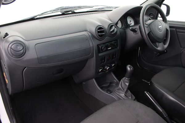 2021-Nissan-NP200-15-dCi-Safety-Pack image:1