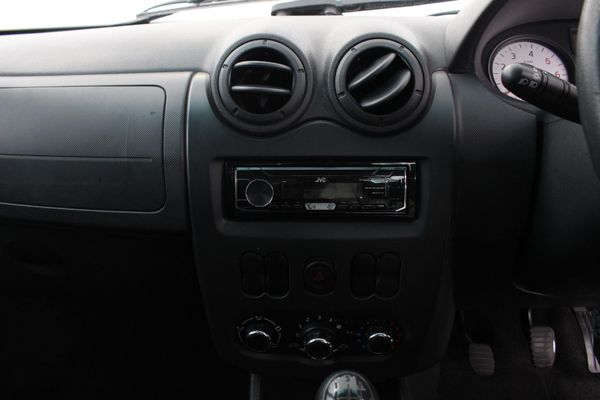 2021-Nissan-NP200-15-dCi-Safety-Pack image:3