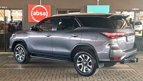 2023-Toyota-Fortuner-28-GD-6-VX-Auto image:4