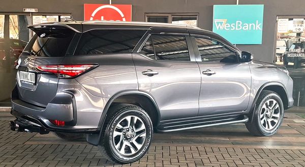 2023-Toyota-Fortuner-28-GD-6-VX-Auto image:6