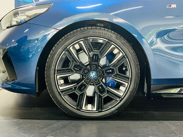 2024-BMW-i5-M60-M-Sport-Pro image:3