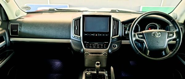 2016-Toyota-Land-Cruiser-200-45-D-V8-VX-Auto image:11