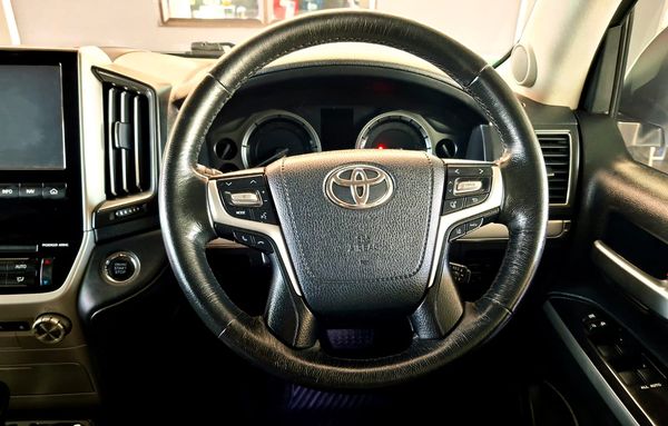 2016-Toyota-Land-Cruiser-200-45-D-V8-VX-Auto image:13