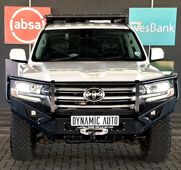 2016-Toyota-Land-Cruiser-200-45-D-V8-VX-Auto image:1