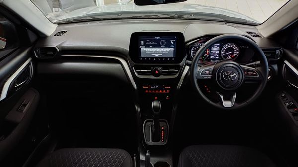 2026-Toyota-Urban-Cruiser-15-XR-Auto image:5