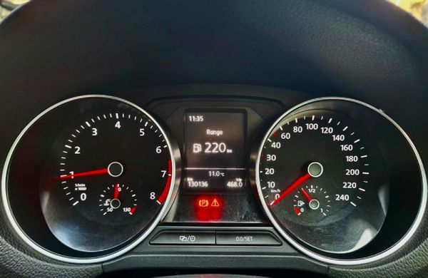 2014-Volkswagen-Polo-12-TSI-Highline-81kW image:14
