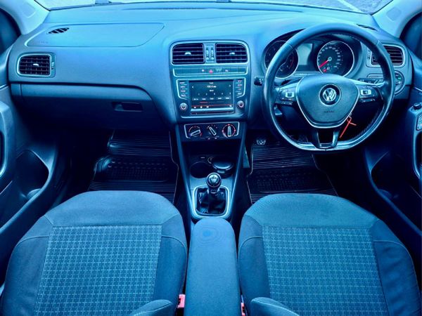 2014-Volkswagen-Polo-12-TSI-Highline-81kW image:22
