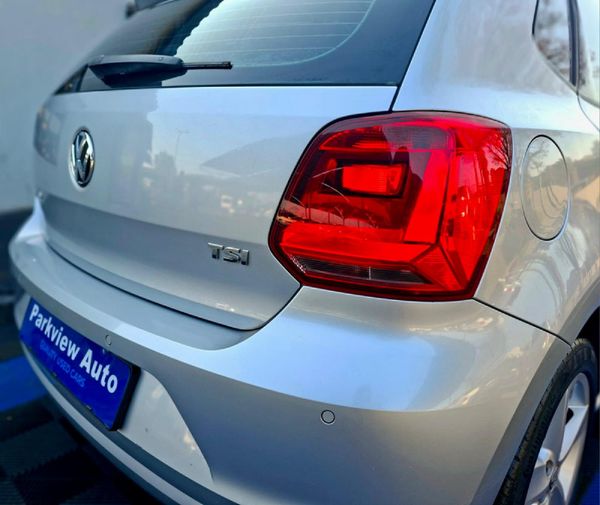 2014-Volkswagen-Polo-12-TSI-Highline-81kW image:30