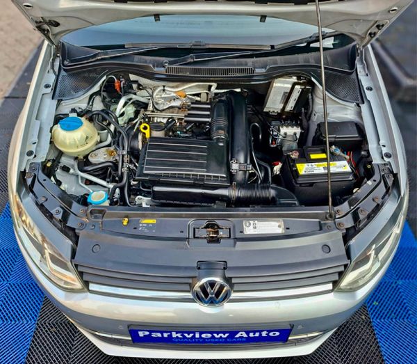 2014-Volkswagen-Polo-12-TSI-Highline-81kW image:31