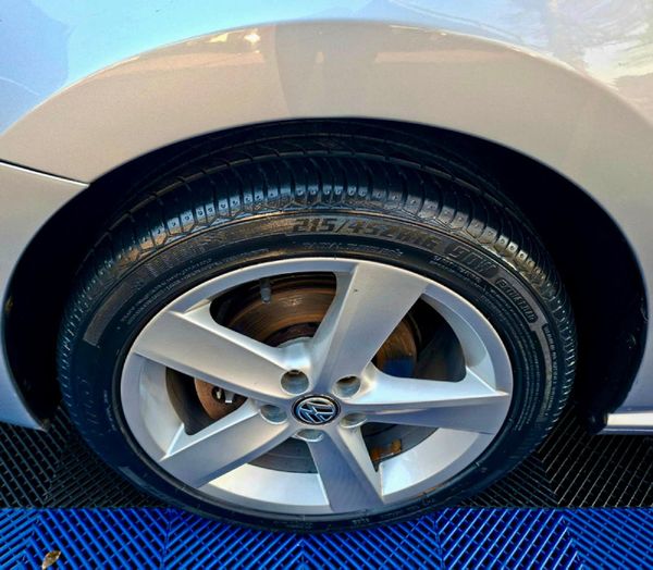 2014-Volkswagen-Polo-12-TSI-Highline-81kW image:4