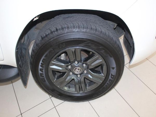2024-Toyota-Hilux-24-GD-6-Raider-4x4-Double-Cab image:9