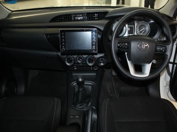 2024-Toyota-Hilux-24-GD-6-Raider-4x4-Double-Cab image:7