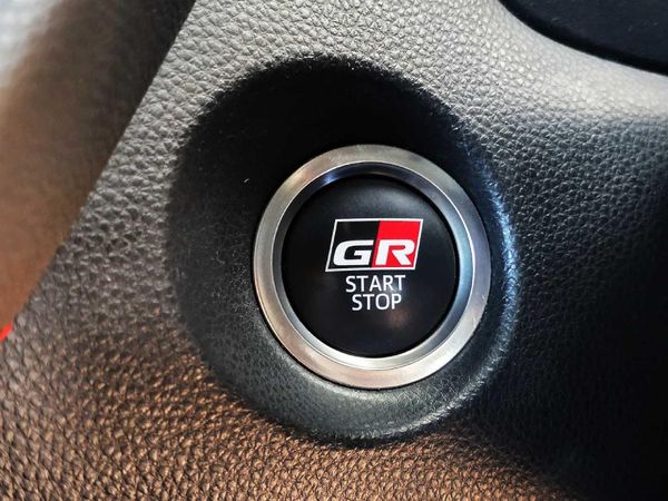 2025-Toyota-Corolla-Cross-18-GR-S image:9