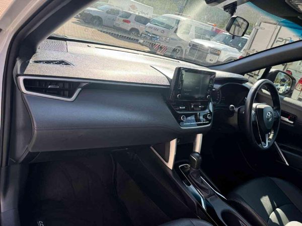 2023-Toyota-Corolla-Cross-18-XS image:17