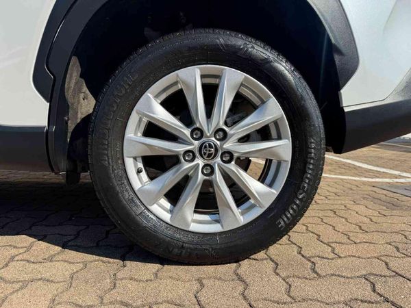 2023-Toyota-Corolla-Cross-18-XS image:22
