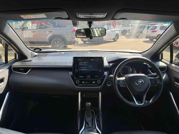 2023-Toyota-Corolla-Cross-18-XS image:7