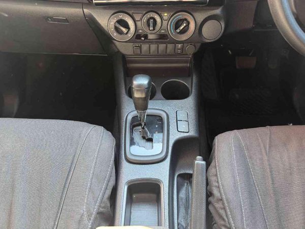 2023-Toyota-Hilux-24-GD-6-Raised-Body-Raider-Auto-Extended-Cab image:9