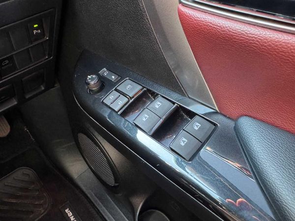 2024-Toyota-Fortuner-28-GD-6-4x4-Auto image:16