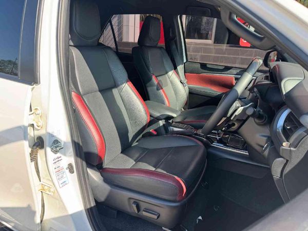 2024-Toyota-Fortuner-28-GD-6-4x4-Auto image:19