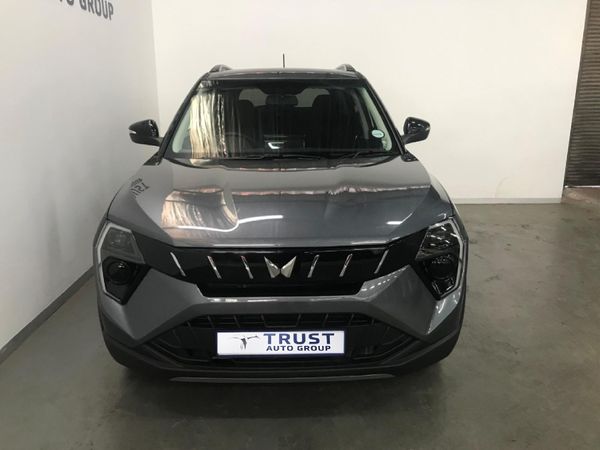 2026-Mahindra-XUV-3XO-12T-AX5-Auto image:1