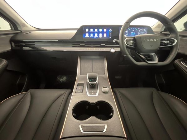 2025-Omoda-C5-15T-Luxury-X image:1