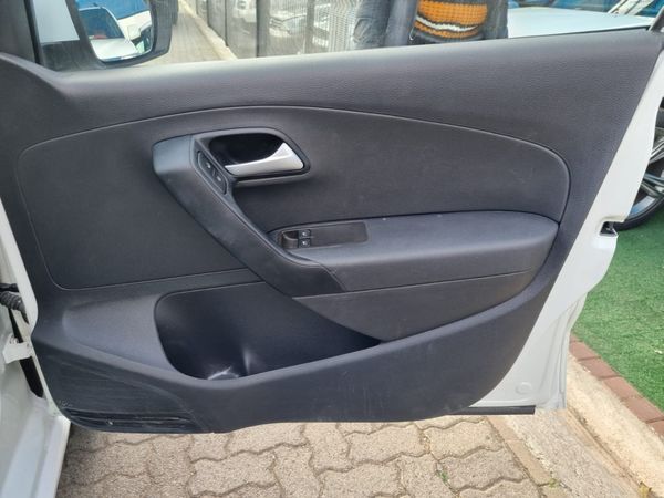 2026-Volkswagen-Polo-Vivo-16-Comfortline-Auto-5-dr image:7