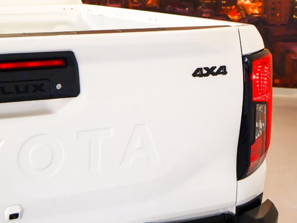 2026-Toyota-Hilux-28-GD-6-RB-SRX-4x4-Auto-Double-Cab image:9