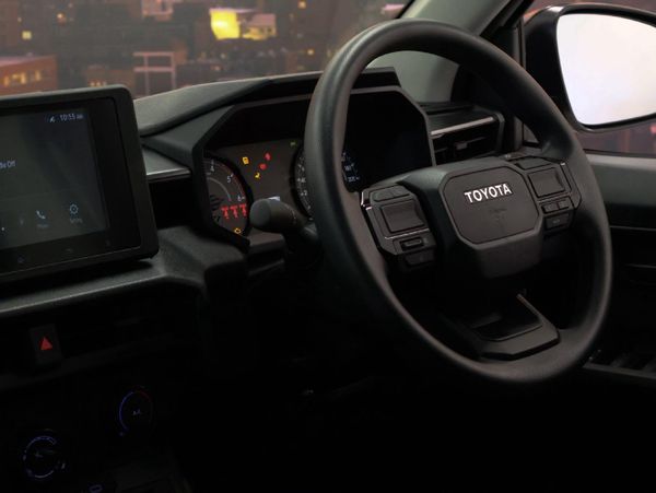 2026-Toyota-Hilux-28-GD-6-RB-SRX-4x4-Auto-Double-Cab image:17