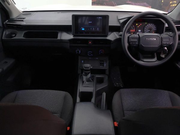 2026-Toyota-Hilux-28-GD-6-RB-SRX-4x4-Auto-Double-Cab image:20