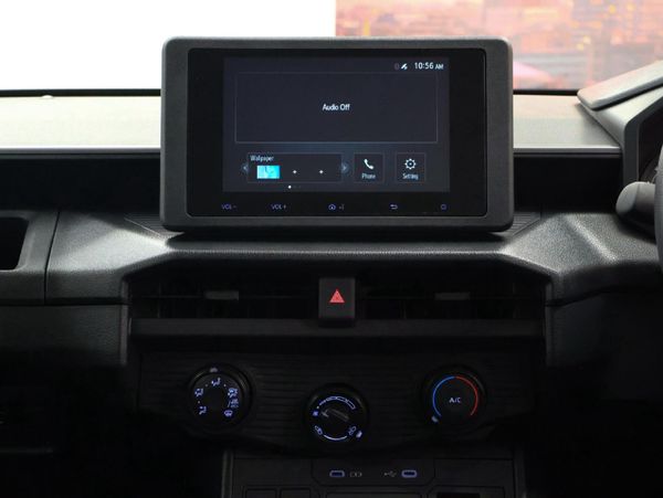 2026-Toyota-Hilux-28-GD-6-RB-SRX-4x4-Auto-Double-Cab image:25