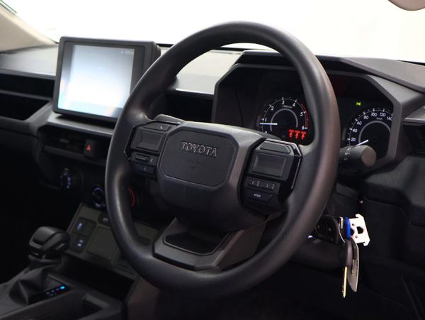2026-Toyota-Hilux-28-GD-6-RB-SRX-4x4-Auto-Double-Cab image:26