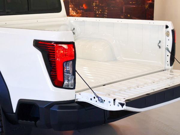 2026-Toyota-Hilux-28-GD-6-RB-SRX-4x4-Auto-Double-Cab image:7