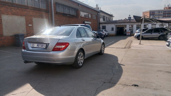 2011-Mercedes-Benz-C-Class-C-180-CGI-BE-Classic-Auto image:6