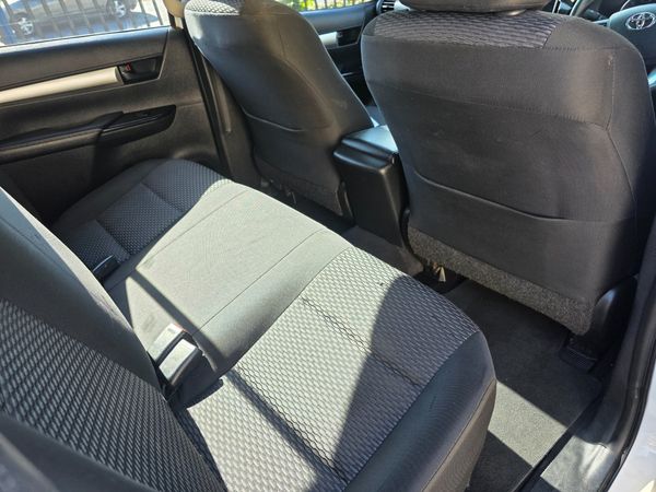 2019-Toyota-Hilux-24-GD-6-Raised-Body-SRX-Double-Cab image:6