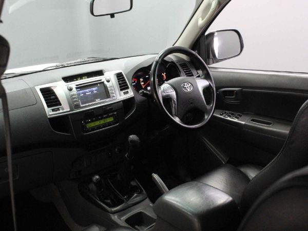 2014-Toyota-Hilux-30-D-4D-Raider-4x4-Double-Cab image:9