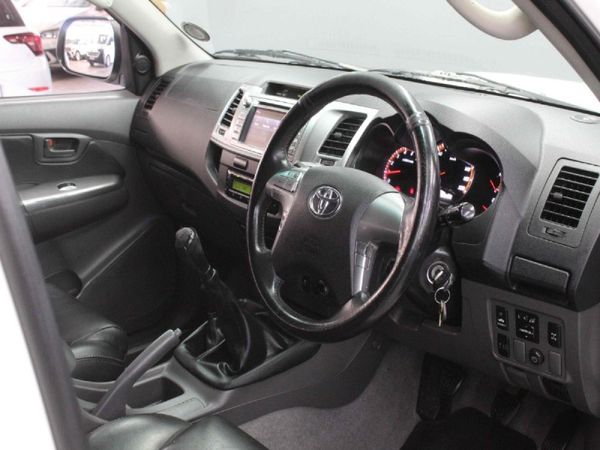 2014-Toyota-Hilux-30-D-4D-Raider-4x4-Double-Cab image:12