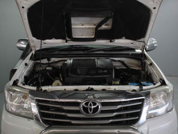 2014-Toyota-Hilux-30-D-4D-Raider-4x4-Double-Cab image:22