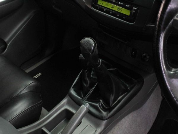 2014-Toyota-Hilux-30-D-4D-Raider-4x4-Double-Cab image:2