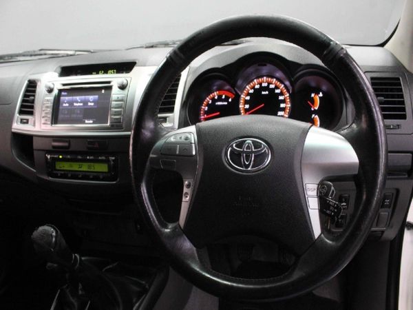 2014-Toyota-Hilux-30-D-4D-Raider-4x4-Double-Cab image:4