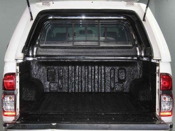 2014-Toyota-Hilux-30-D-4D-Raider-4x4-Double-Cab image:7